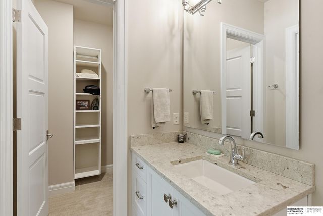844 N 143rd Plaza, Omaha, NE 68154