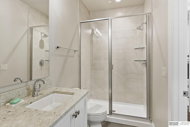 844 N 143rd Plaza, Omaha, NE 68154