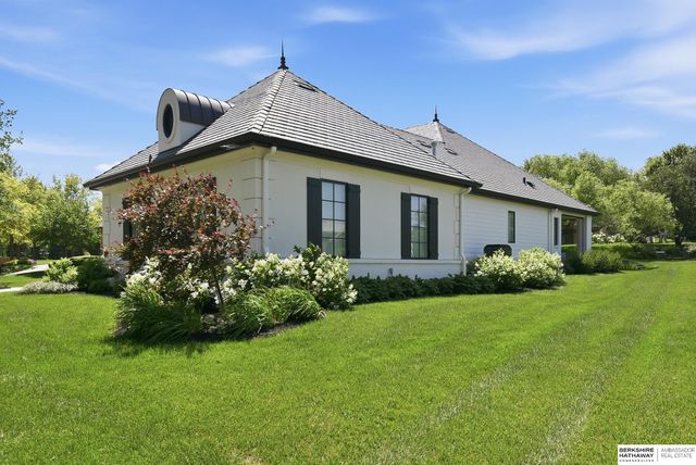 844 N 143rd Plaza, Omaha, NE 68154
