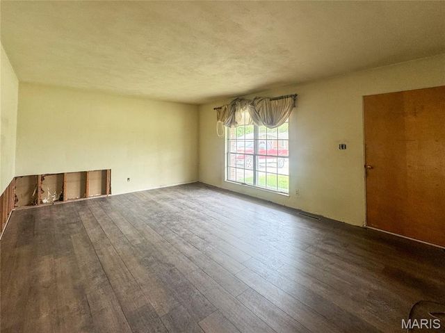 73 Bedford Drive, Belleville, IL 62226