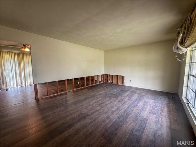73 Bedford Drive, Belleville, IL 62226
