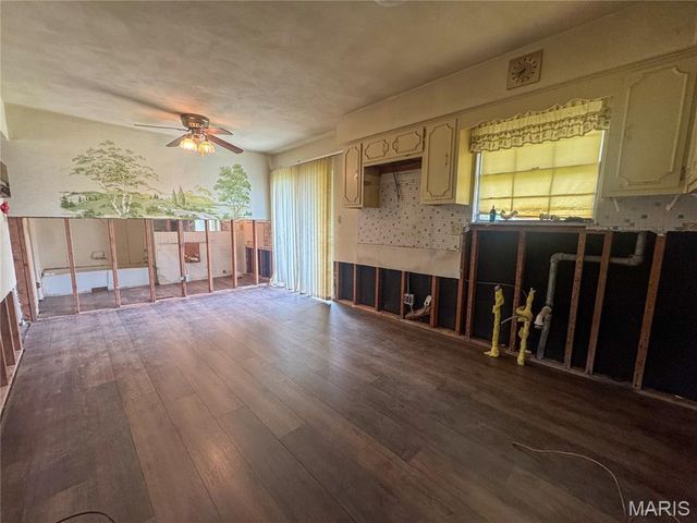 73 Bedford Drive, Belleville, IL 62226