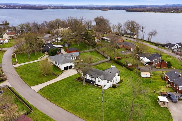 42 Jones Cir, Old Hickory, TN 37138