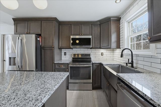 42 Jones Cir, Old Hickory, TN 37138