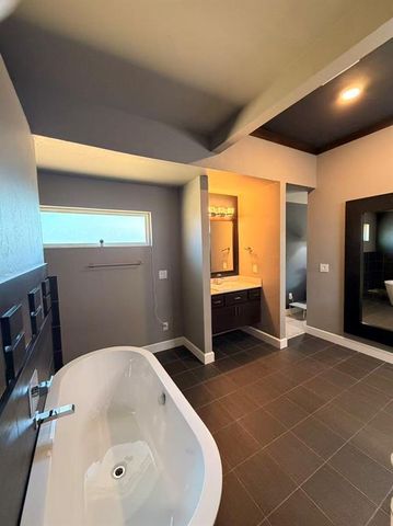 19404 Fieldshire Street, Edmond, OK 73012