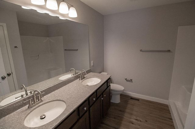 2802 AMBERWOOD CT, Columbia, MO 65203