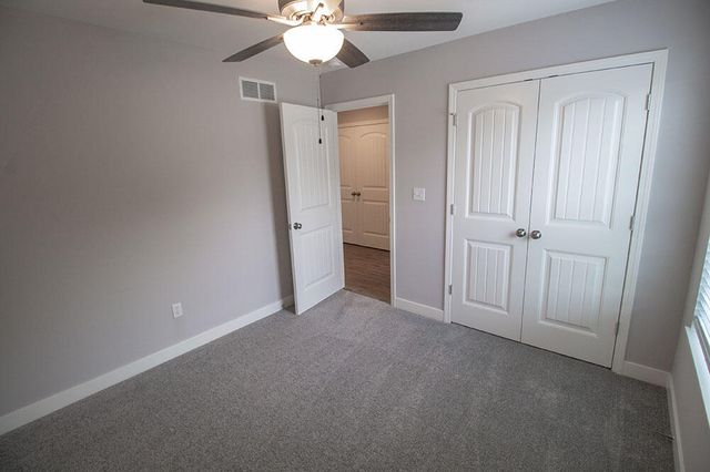 2802 AMBERWOOD CT, Columbia, MO 65203