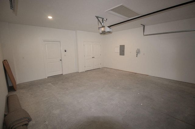 2802 AMBERWOOD CT, Columbia, MO 65203