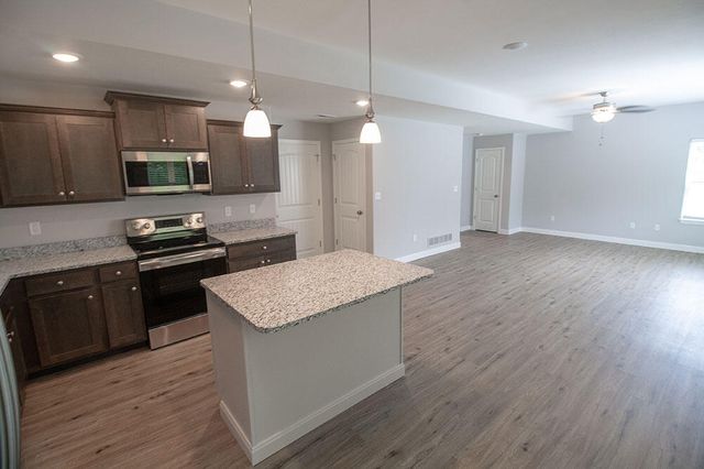 2802 AMBERWOOD CT, Columbia, MO 65203