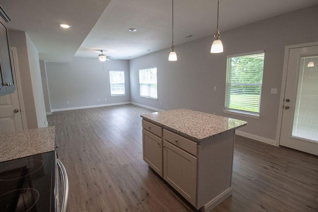 2802 AMBERWOOD CT, Columbia, MO 65203