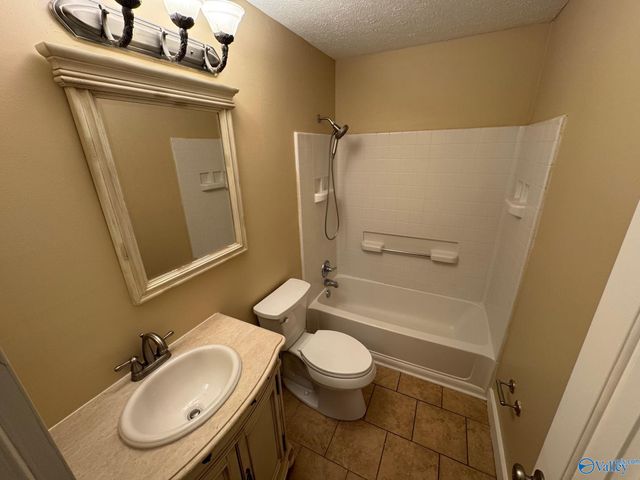 4013 SW Pine Avenue, Huntsville, AL 35805