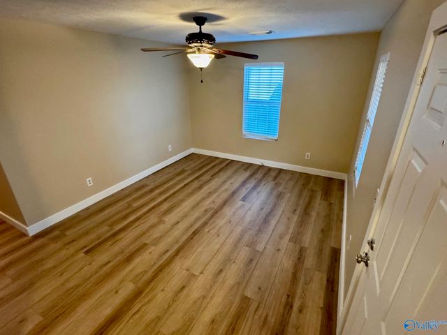 4013 SW Pine Avenue, Huntsville, AL 35805