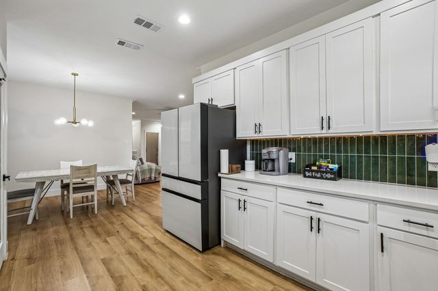 1829 Galveston Street, Grand Prairie, TX 75051
