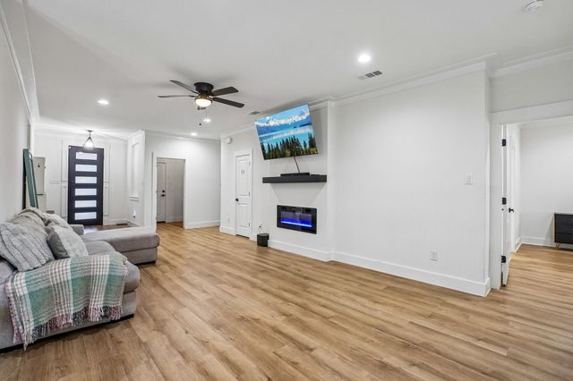 1829 Galveston Street, Grand Prairie, TX 75051
