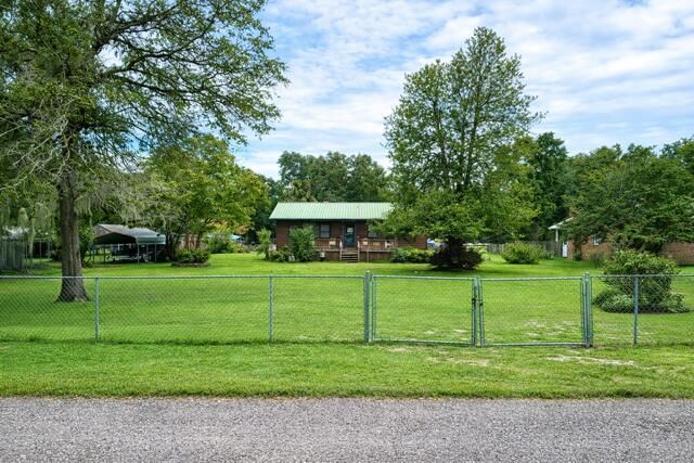 2642 Francis Marion Boulevard, Summerton, SC 29148