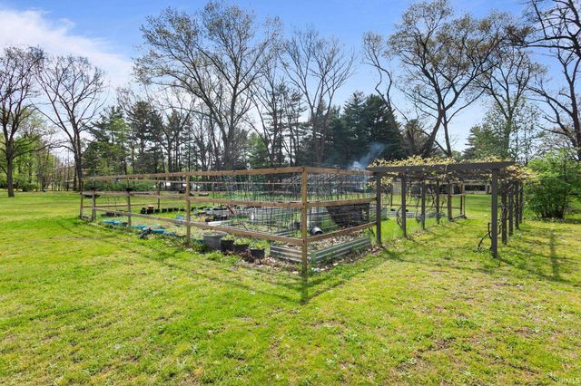 55960 Apple Road, Osceola, IN 46561