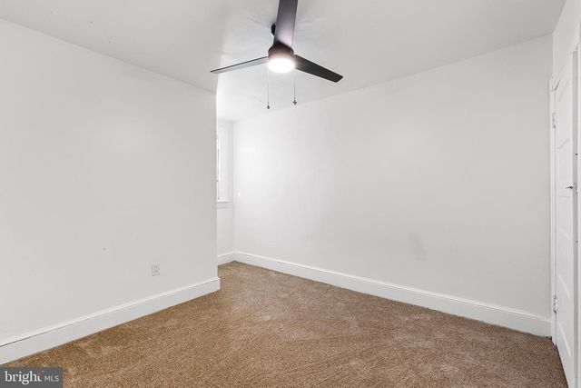 1046 YATES, Marcus Hook, PA 19061