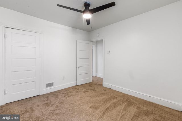 1046 YATES, Marcus Hook, PA 19061