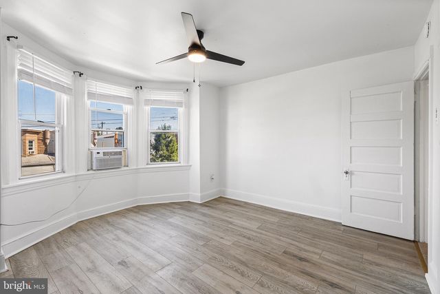 1046 YATES, Marcus Hook, PA 19061