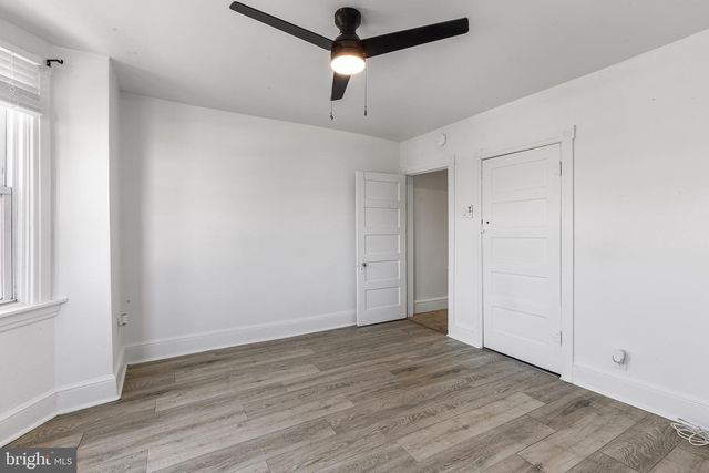 1046 YATES, Marcus Hook, PA 19061
