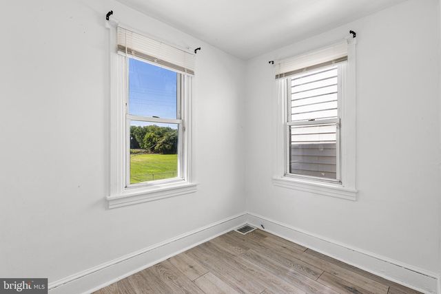 1046 YATES, Marcus Hook, PA 19061