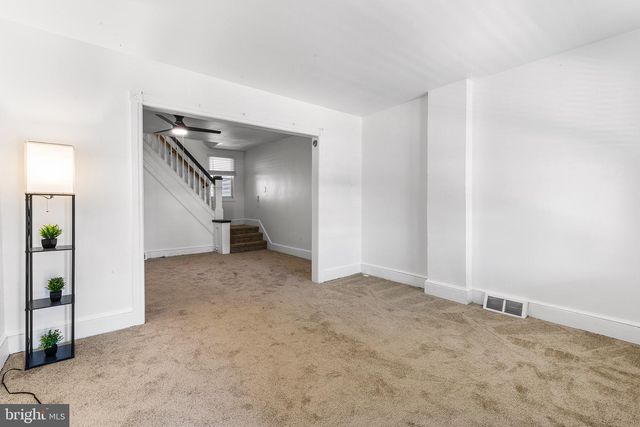 1046 YATES, Marcus Hook, PA 19061