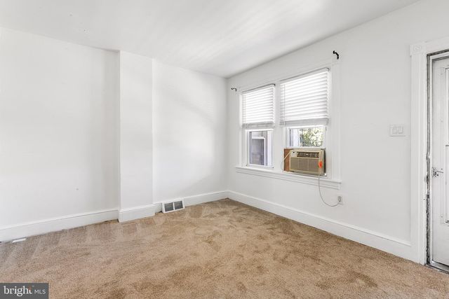 1046 YATES, Marcus Hook, PA 19061