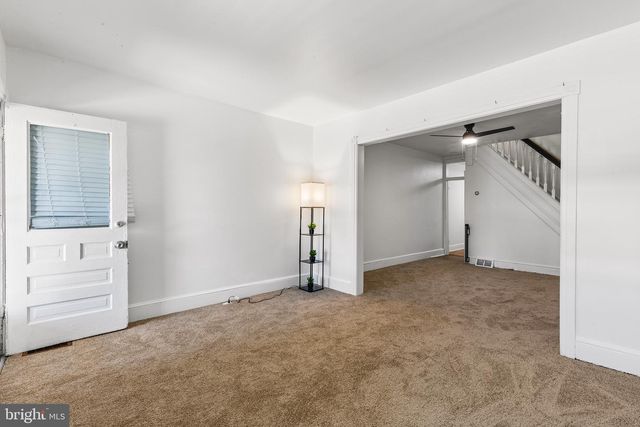 1046 YATES, Marcus Hook, PA 19061