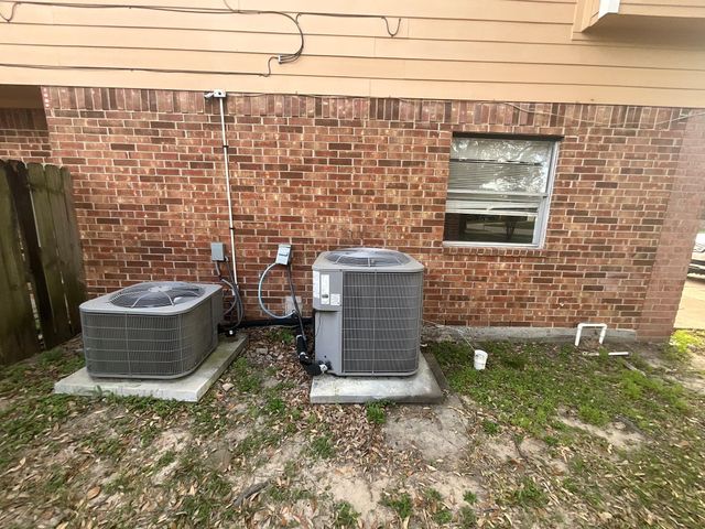 12002 Kleinmeadow Drive, Houston, TX 77066