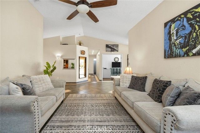 653 E 1st, San Jacinto, CA 92583