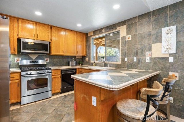 653 E 1st, San Jacinto, CA 92583