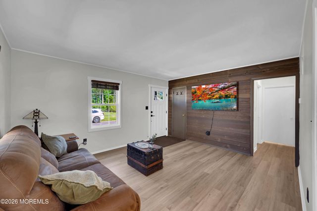 10 Crystal Avenue, New Egypt, NJ 08533