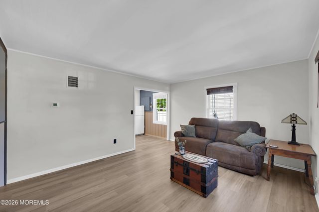 10 Crystal Avenue, New Egypt, NJ 08533