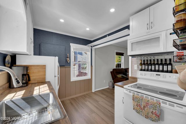 10 Crystal Avenue, New Egypt, NJ 08533