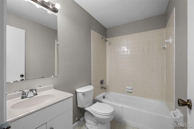 1530 Springlet Court 14, Florissant, MO 63033