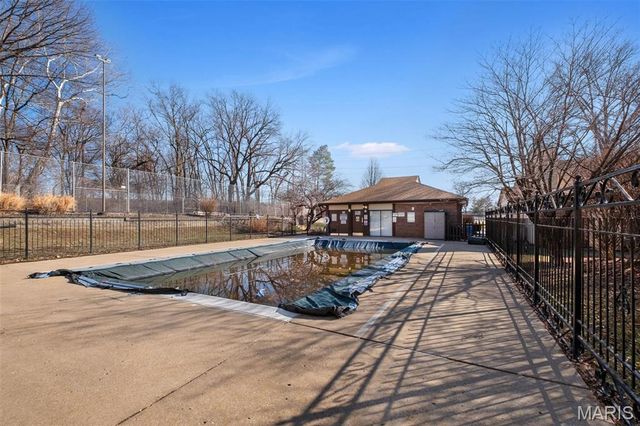 1530 Springlet Court 14, Florissant, MO 63033