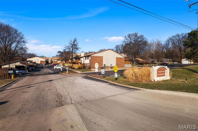 1530 Springlet Court 14, Florissant, MO 63033