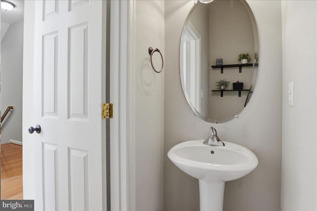 17447 LETHRIDGE CIR, Round Hill, VA 20141