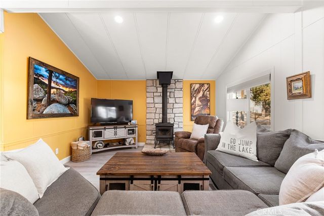 475 Thrush 9, Big Bear Lake, CA 92315