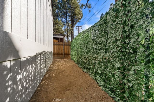 475 Thrush 9, Big Bear Lake, CA 92315