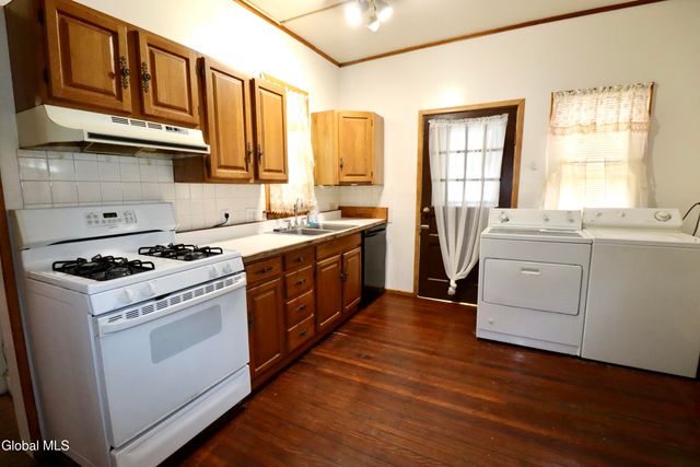 26 Younglove Avenue, Cohoes, NY 12047