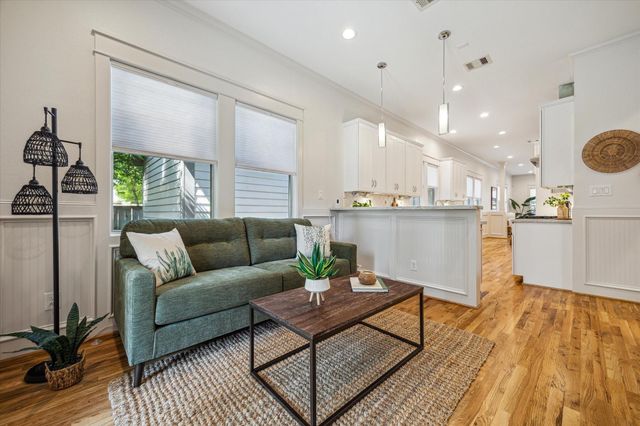 1833 Tabor Street, Houston, TX 77009