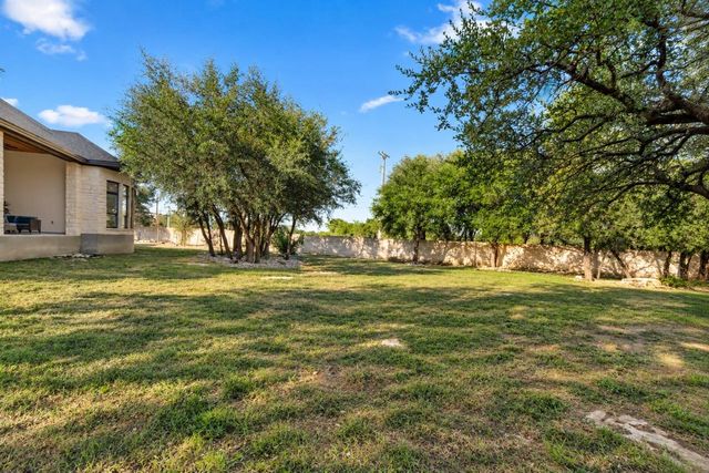101 Gabriel Woods DR, Georgetown, TX 78633