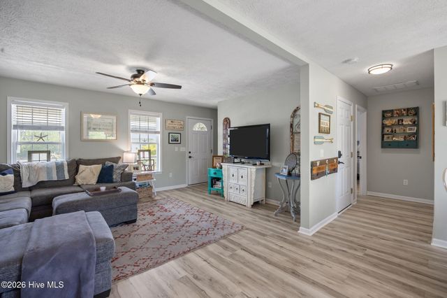 508 Seafarer Drive, Carolina Beach, NC 28428