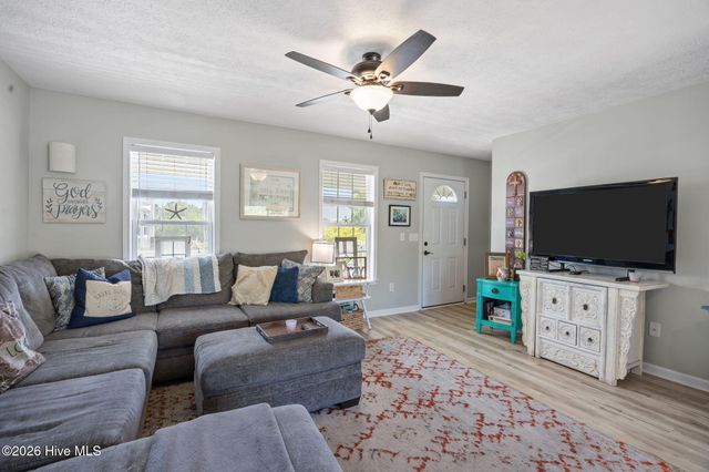 508 Seafarer Drive, Carolina Beach, NC 28428