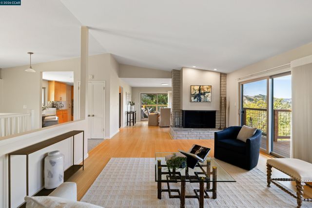 158 Fairfield Pl, Moraga, CA 94556