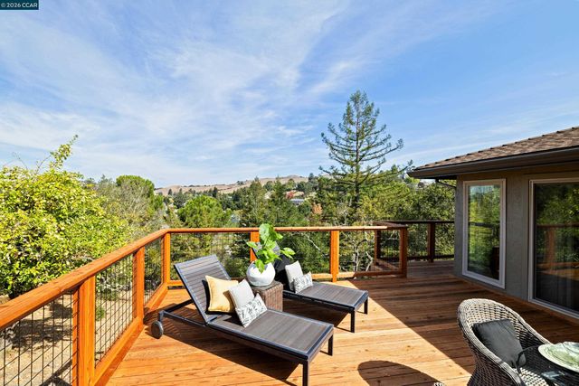 158 Fairfield Pl, Moraga, CA 94556