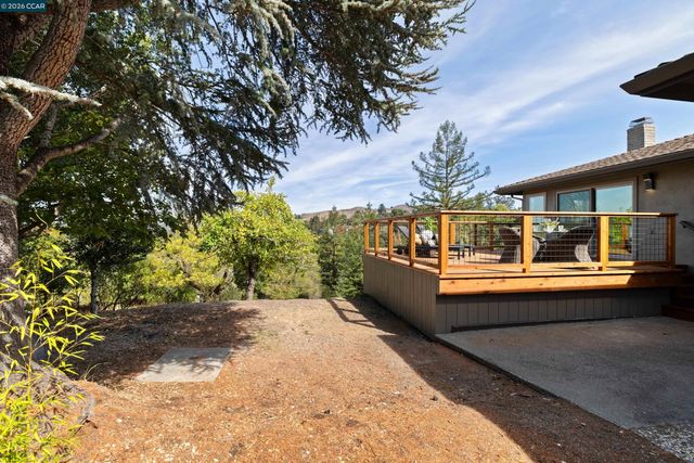 158 Fairfield Pl, Moraga, CA 94556