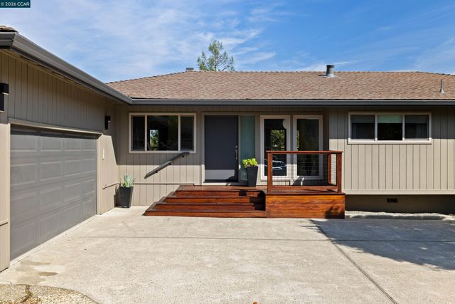 158 Fairfield Pl, Moraga, CA 94556