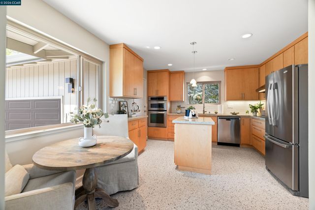 158 Fairfield Pl, Moraga, CA 94556